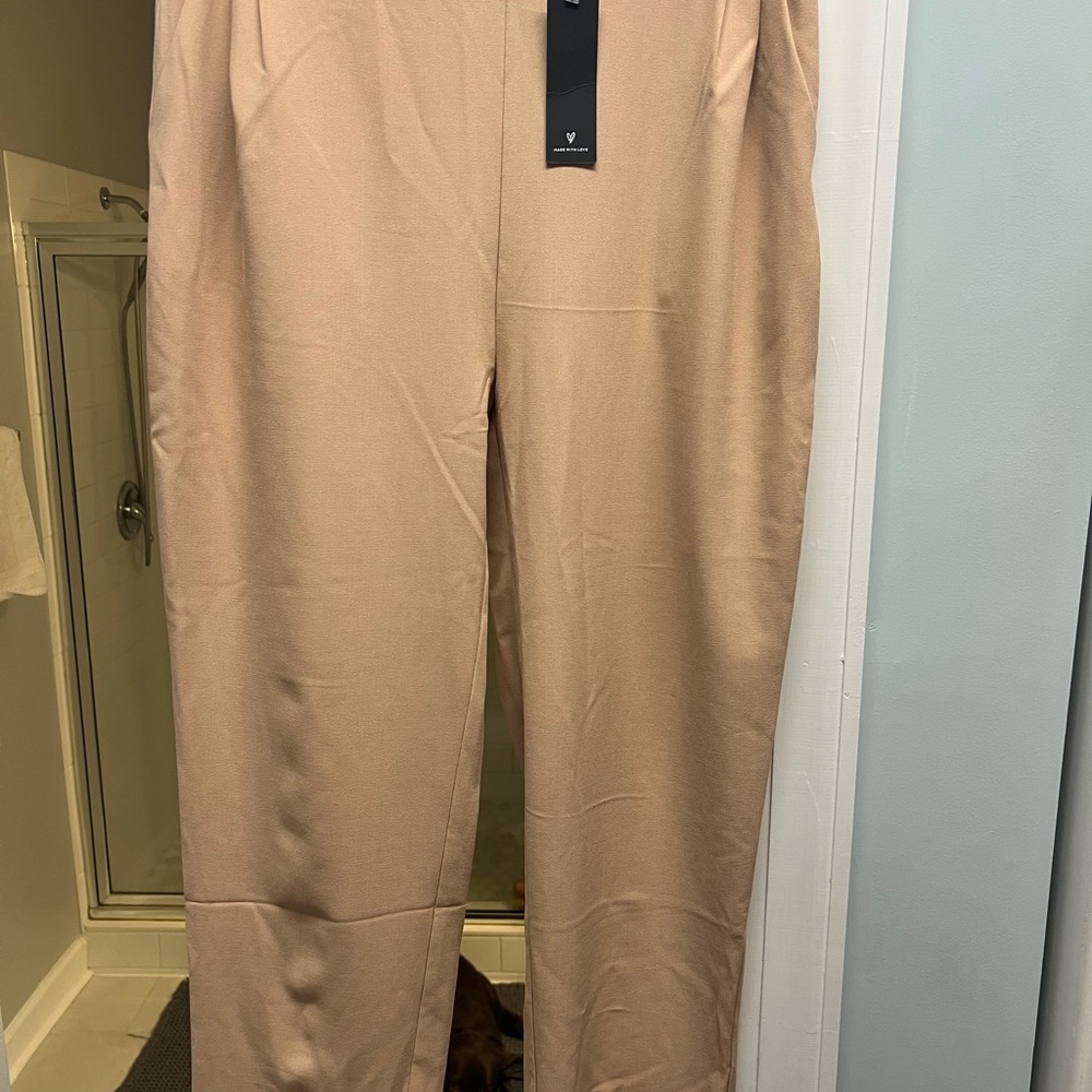 Lulu’s Tan Cropped Pants